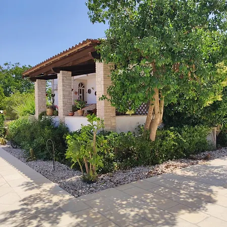 فندق مبيت وإفطار Contrada Macchia 4*