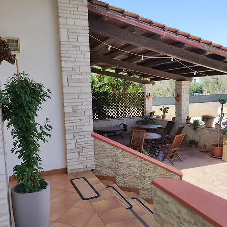 Contrada Macchia 3*