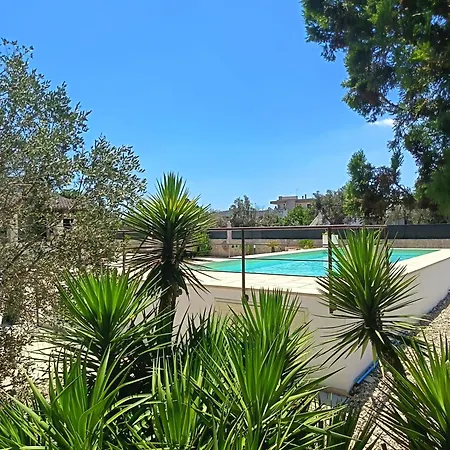 Contrada Macchia 4*