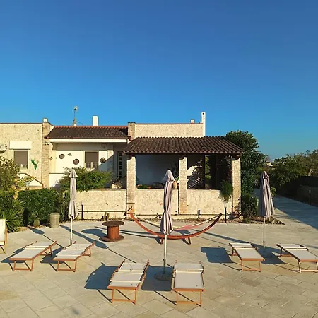 Contrada Macchia Bed & Breakfast 4*