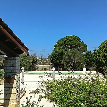 Bed & Breakfast Contrada Macchia 4*