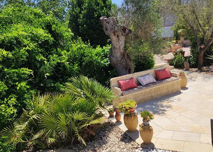 Bed & Breakfast Contrada Macchia 4*